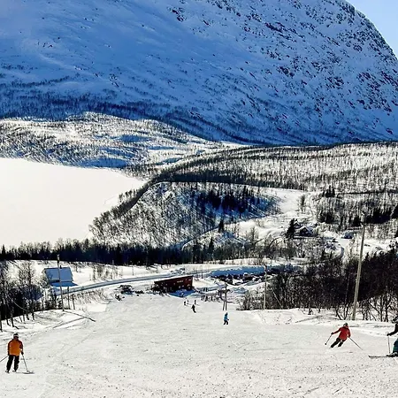 6 Person In * Gratangen